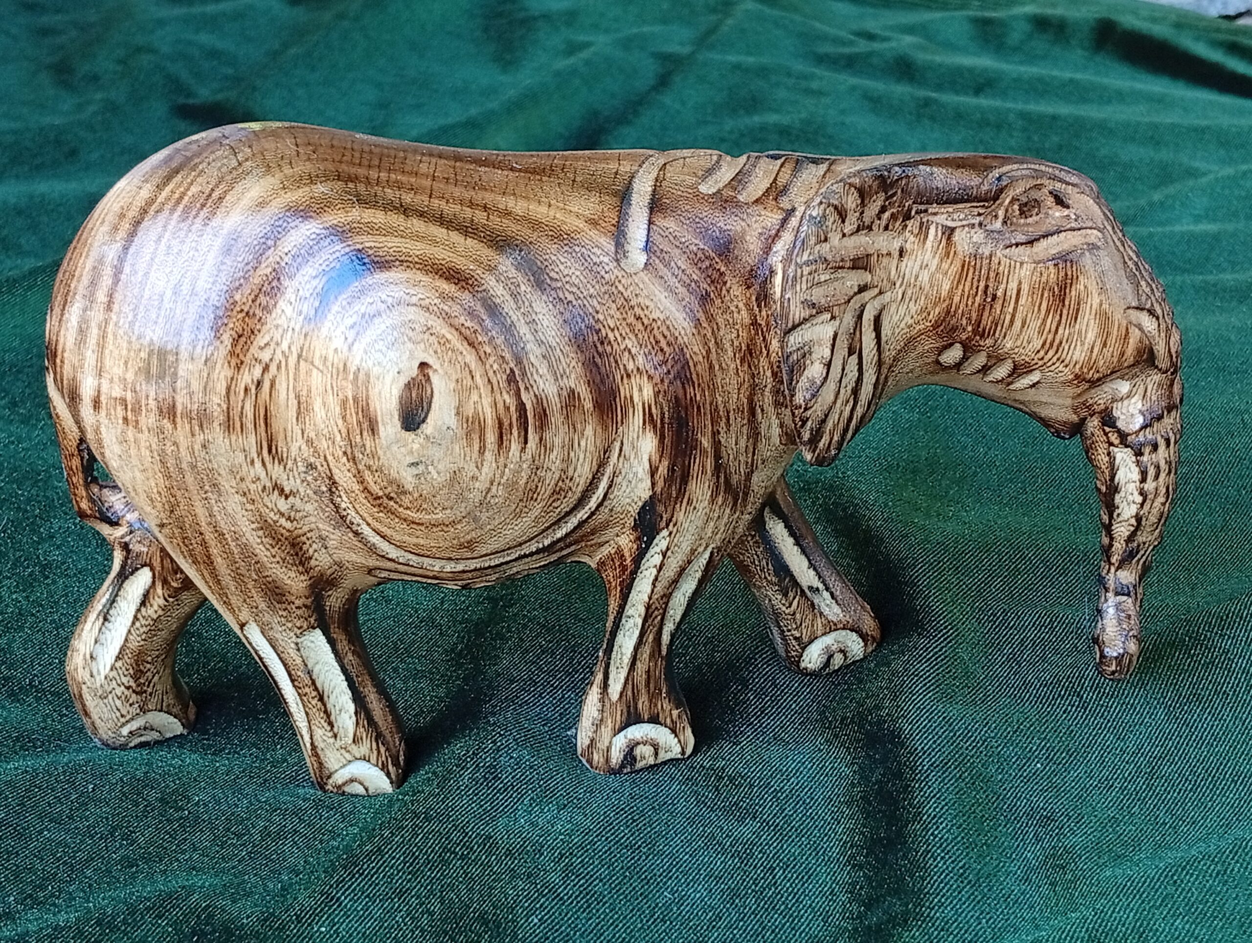 Wood-Curved Animals/Sculpures - Image 2